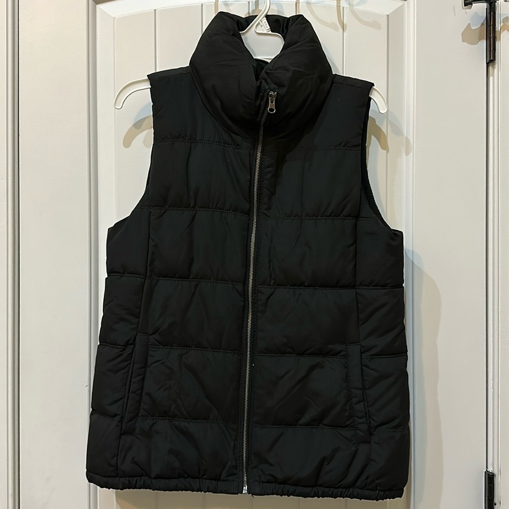 Old Navy Black Puffer Vest